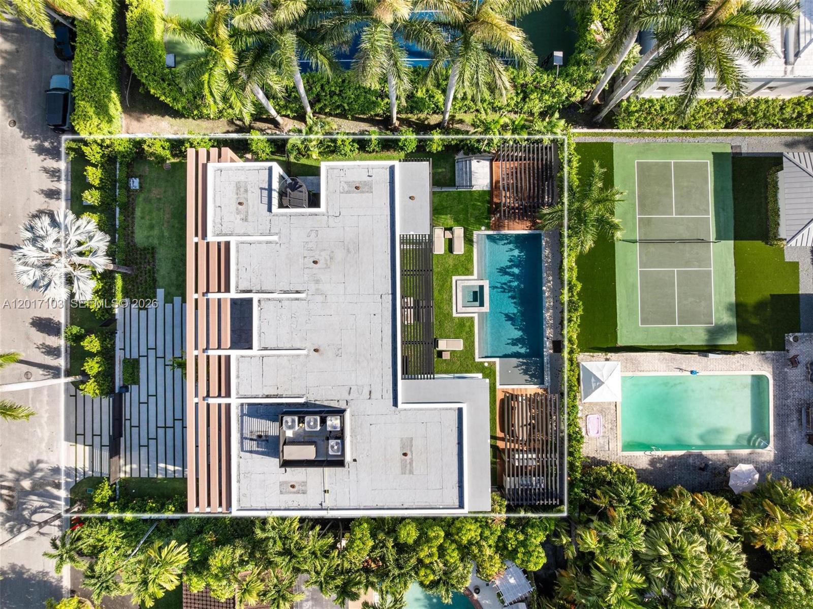 2520 Shelter Ave Miami Beach, FL 33140
