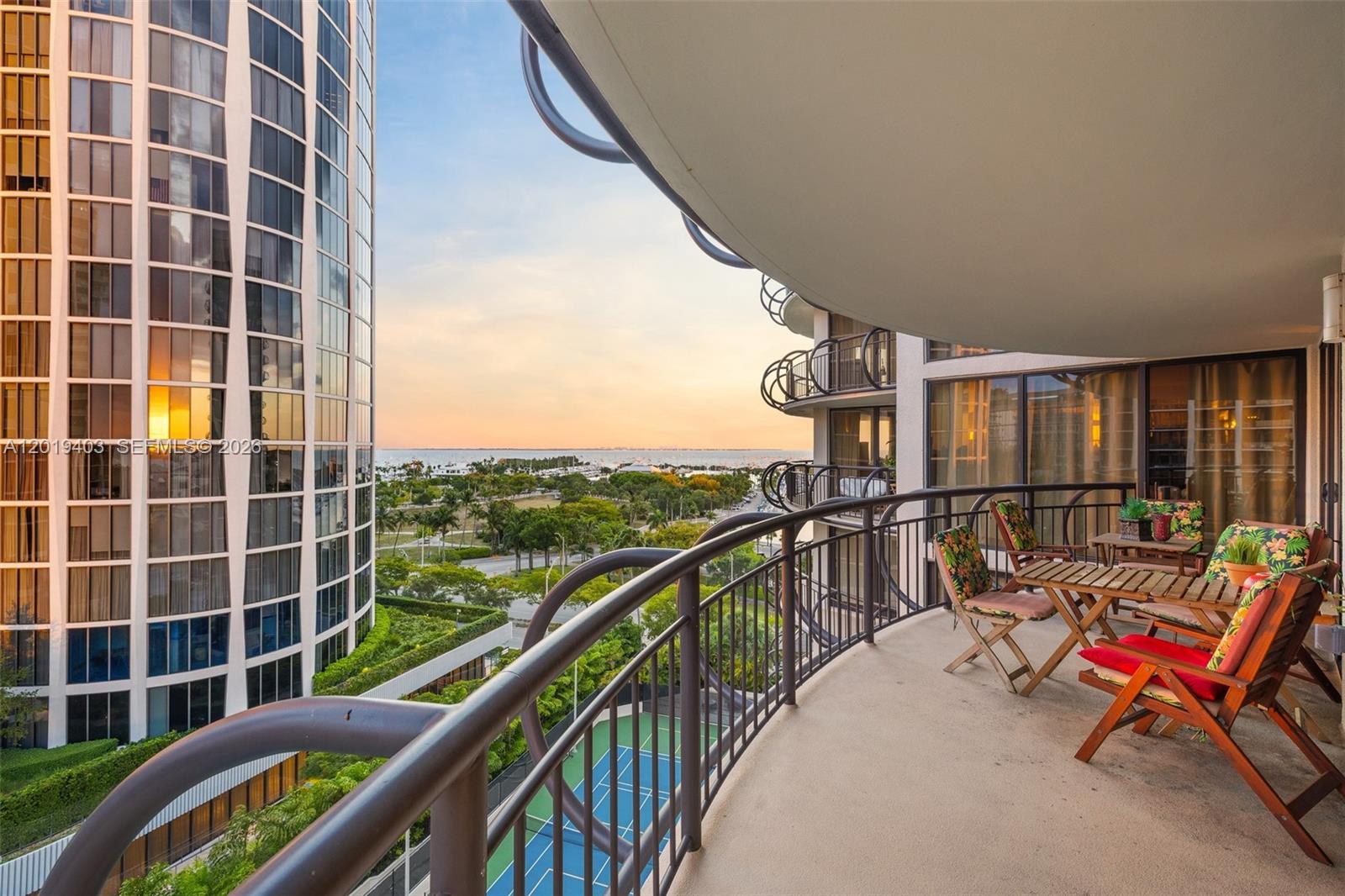 2843 S Bayshore Dr #11F