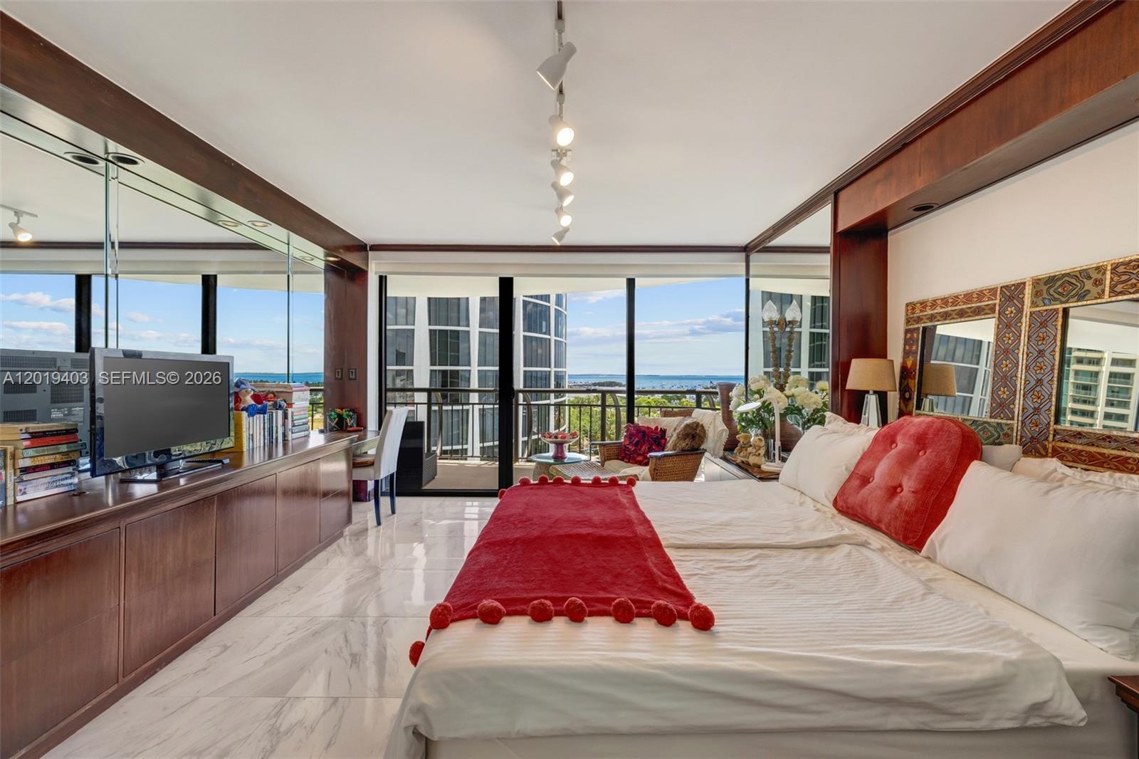 2843 S Bayshore Dr #11F Miami, FL 33133