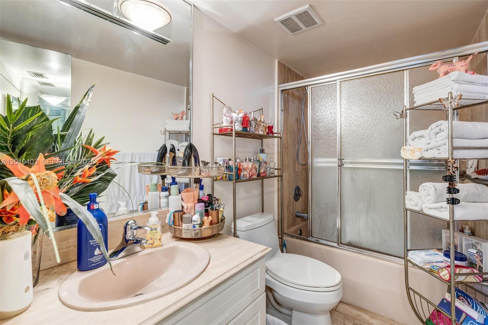 2843 S Bayshore Dr #11F Miami, FL 33133
