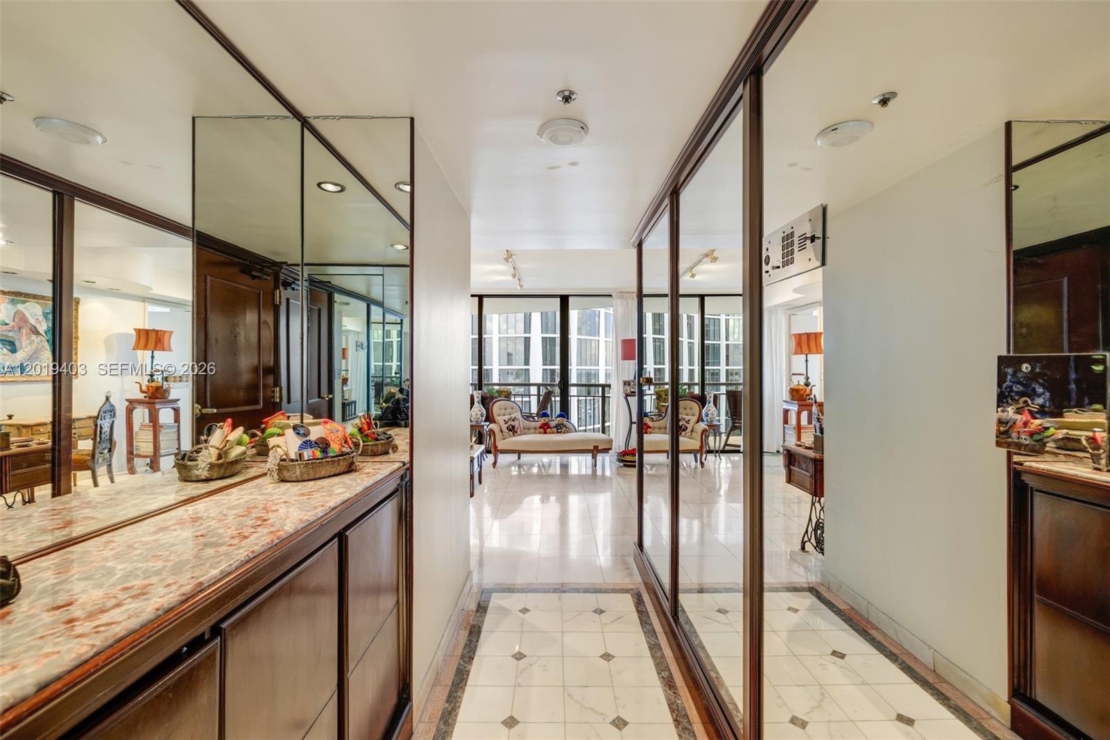 2843 S Bayshore Dr #11F Miami, FL 33133