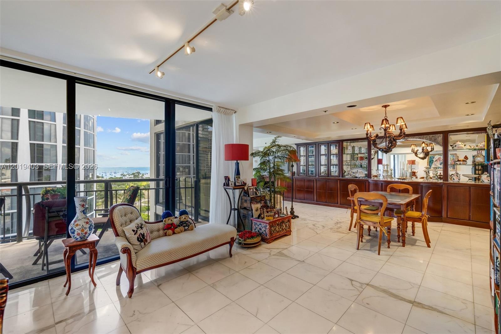 2843 S Bayshore Dr #11F Miami, FL 33133