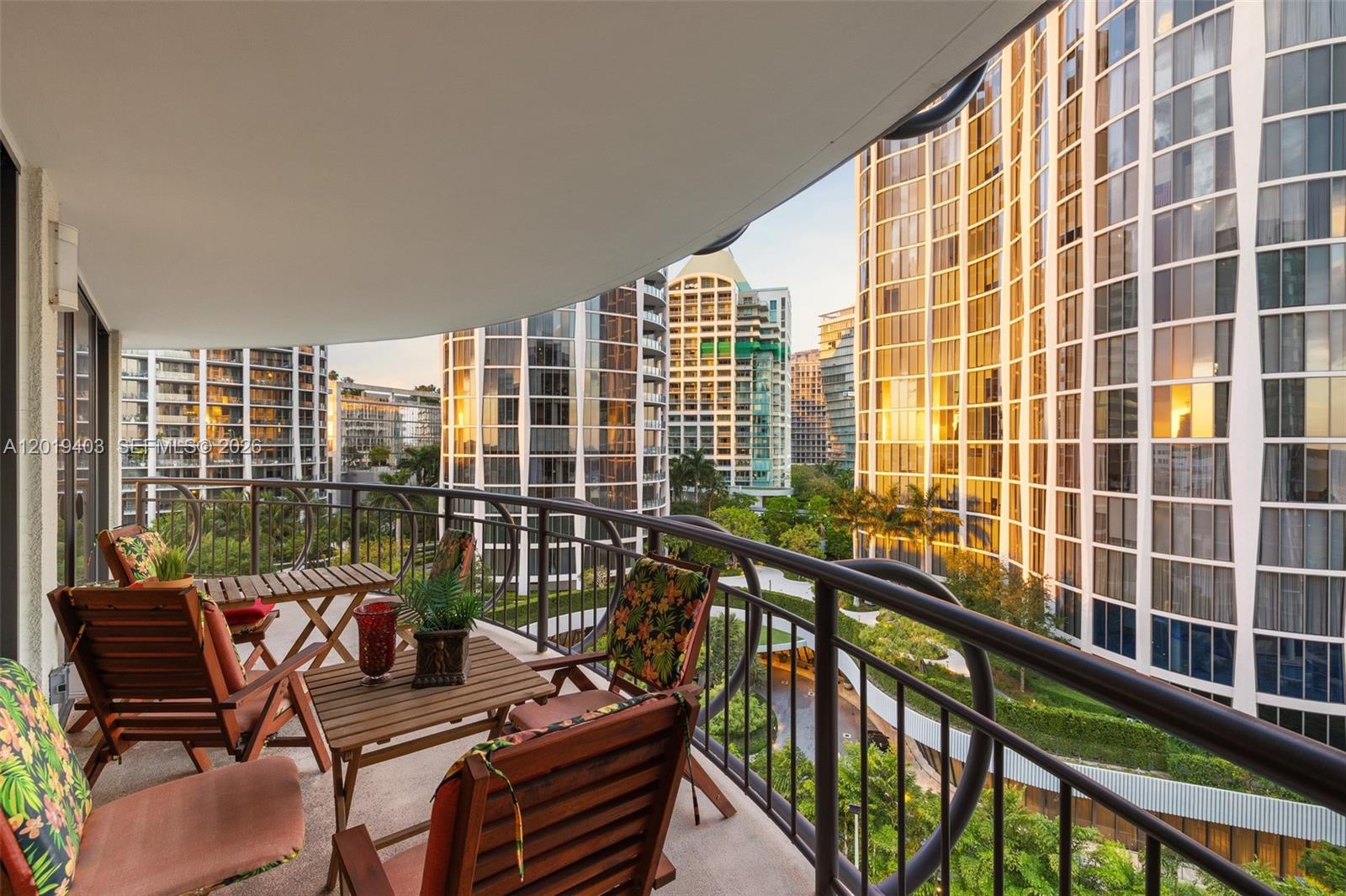 2843 S Bayshore Dr #11F Miami, FL 33133