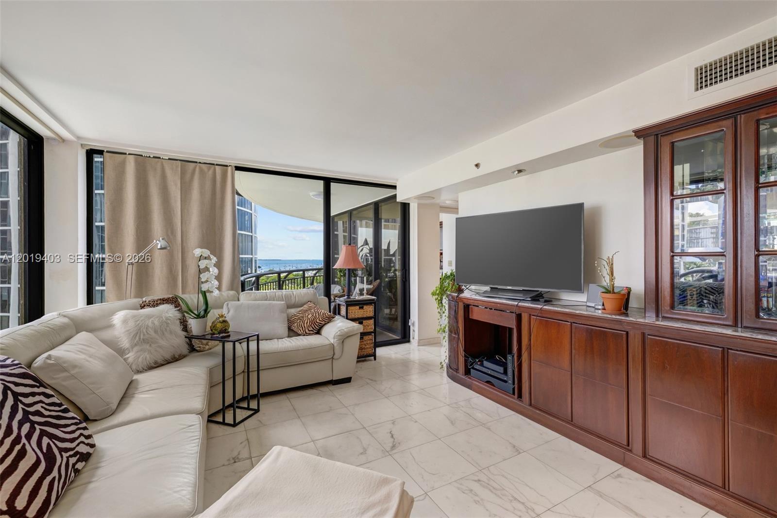 2843 S Bayshore Dr #11F Miami, FL 33133