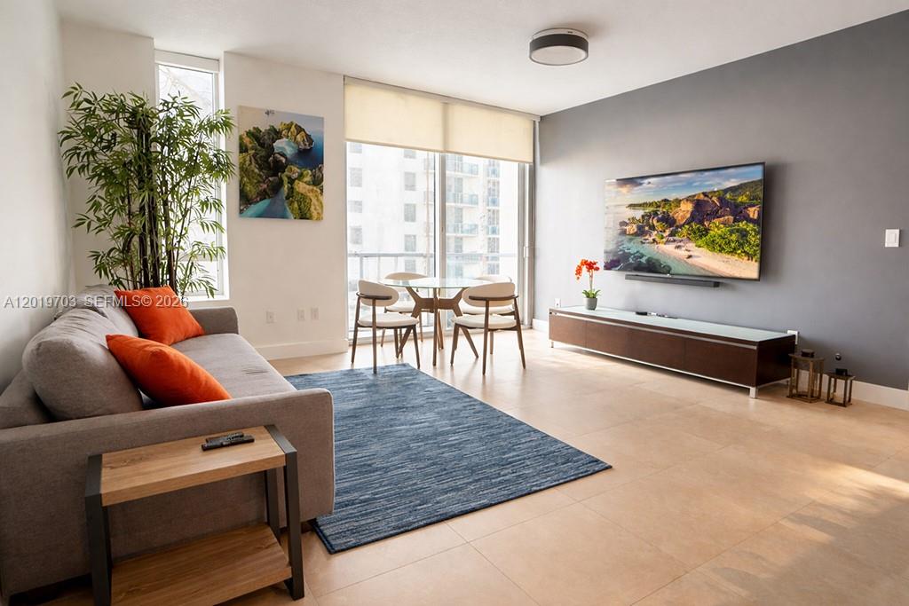 1050 Brickell Ave #2210