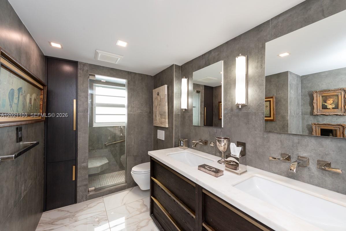 10180 W Bay Hbr Dr #4A Bay Harbor Islands, FL 33154