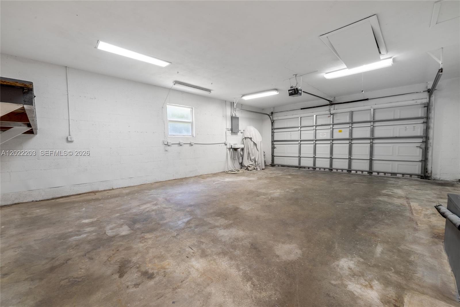 9460 Palmetto Clb Ln E Palmetto Bay, FL 33157
