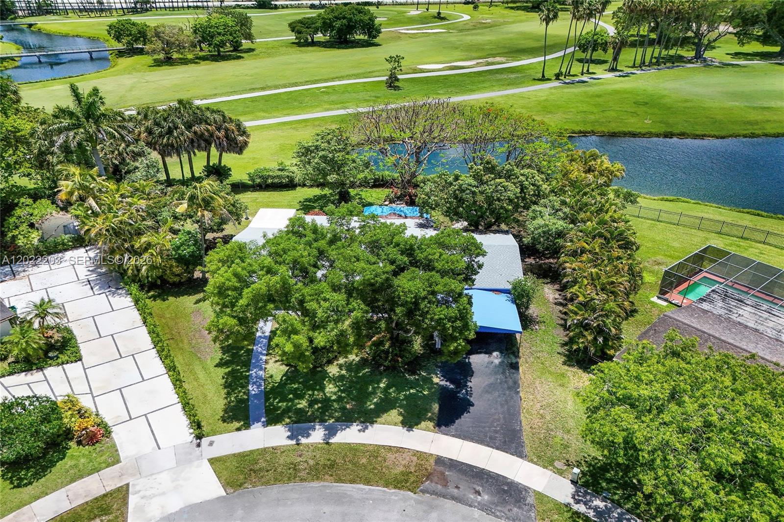 9460 Palmetto Clb Ln E Palmetto Bay, FL 33157