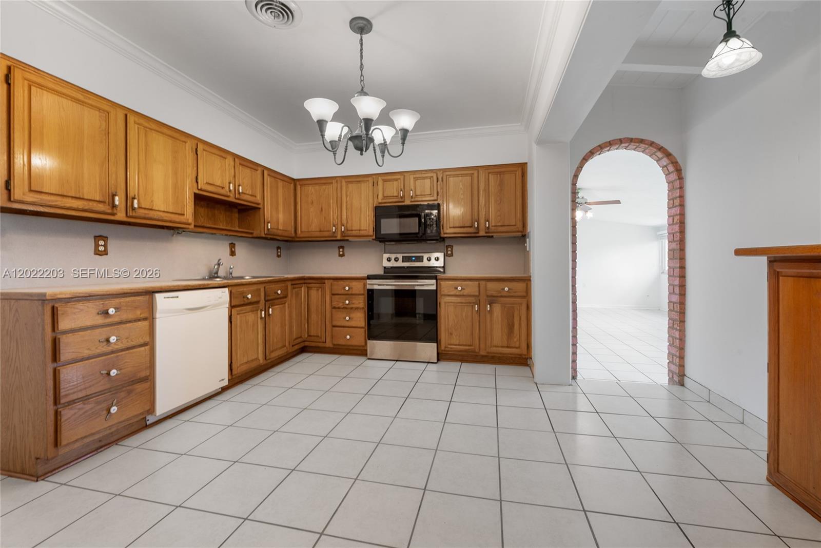 9460 Palmetto Clb Ln E Palmetto Bay, FL 33157