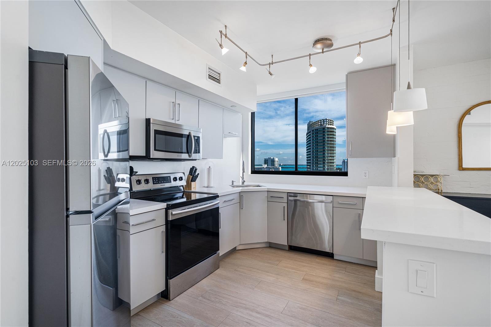 1330 West Ave #2107 Miami Beach, FL 33139