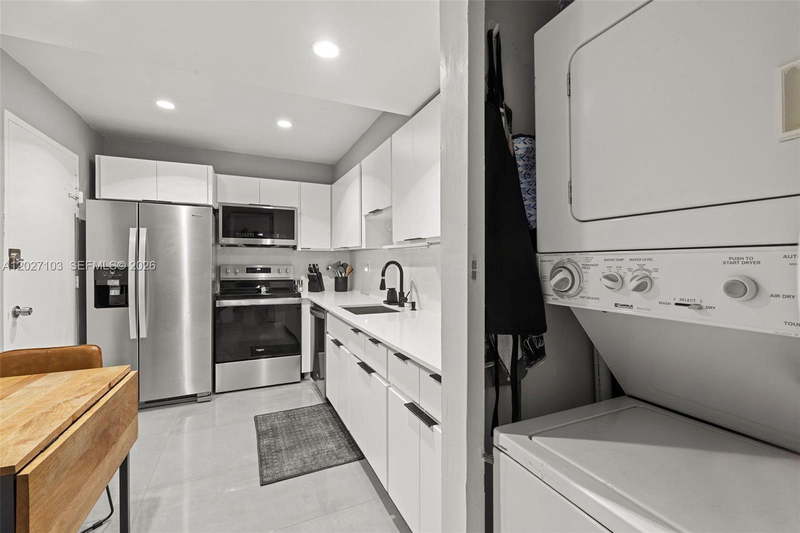 5001 Collins Ave #1E Miami Beach, FL 33140