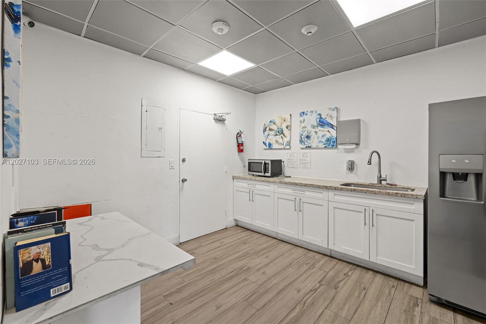 5001 Collins Ave #1E Miami Beach, FL 33140