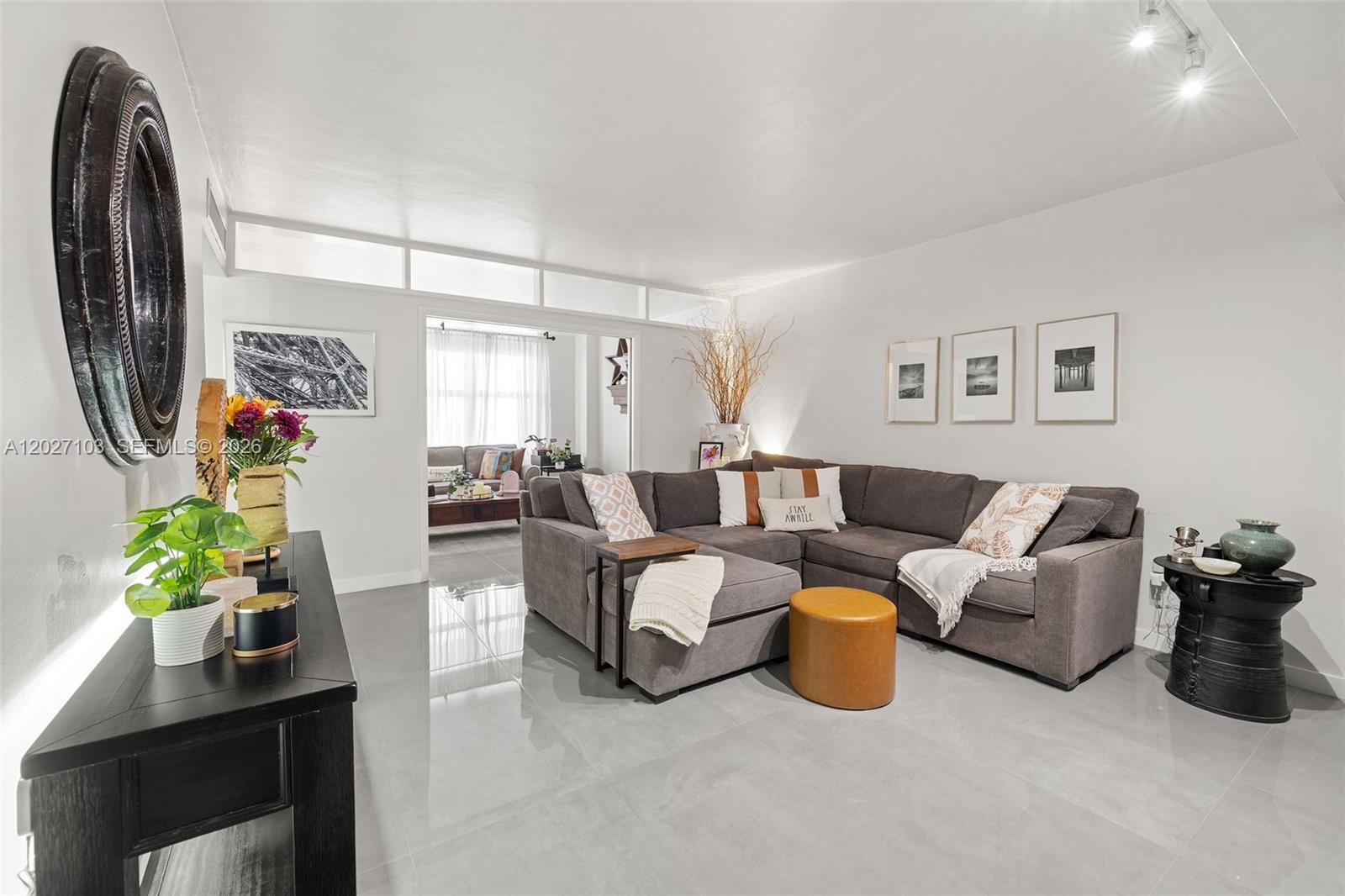 5001 Collins Ave #1E Miami Beach, FL 33140