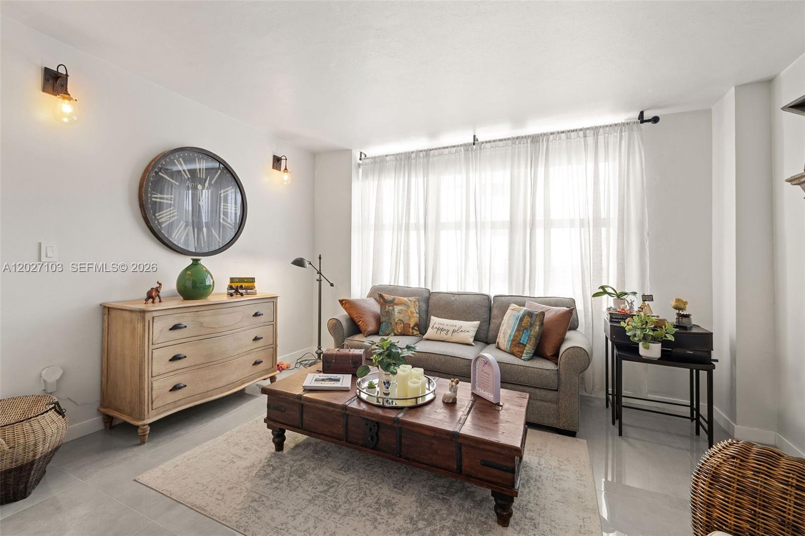 5001 Collins Ave #1E Miami Beach, FL 33140
