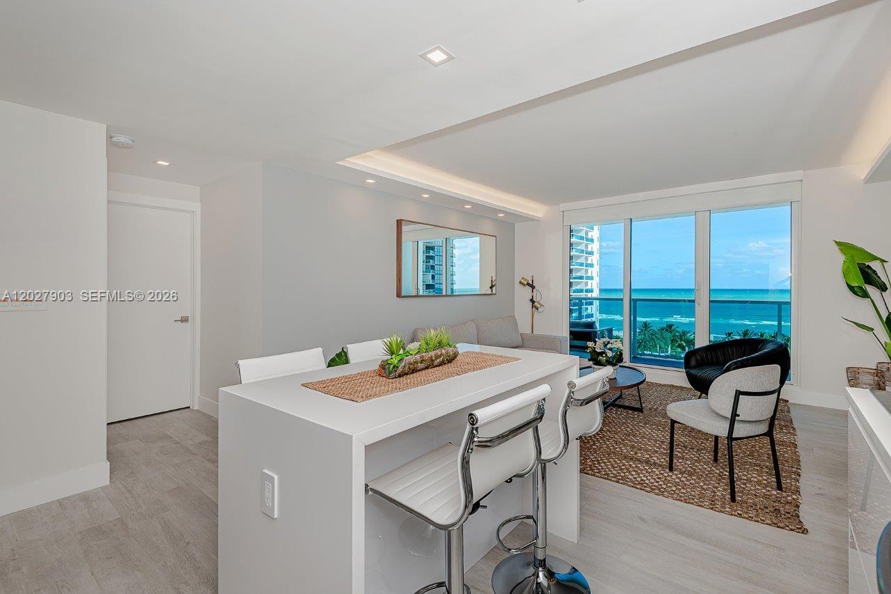 2301 Collins Ave #739