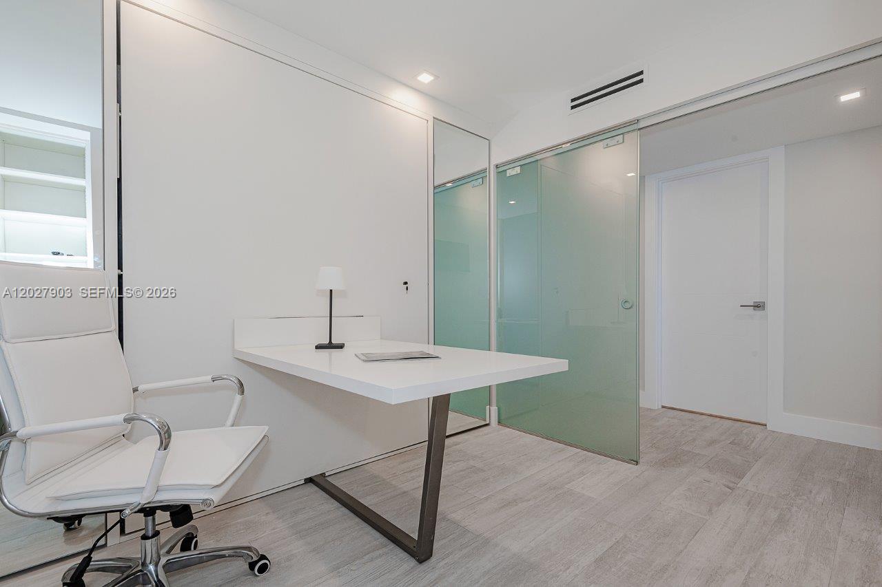 2301 Collins Ave #739 Miami Beach, FL 33139