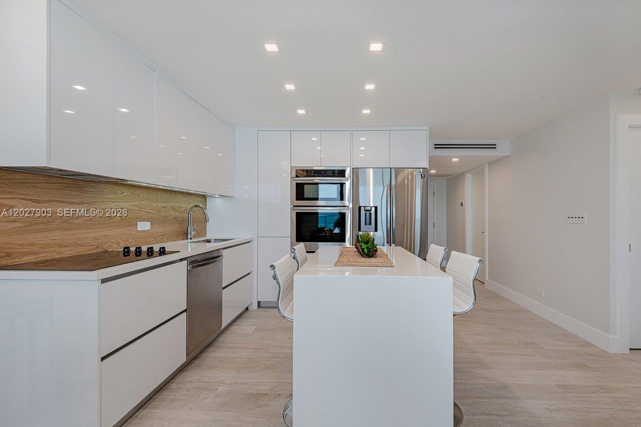2301 Collins Ave #739 Miami Beach, FL 33139