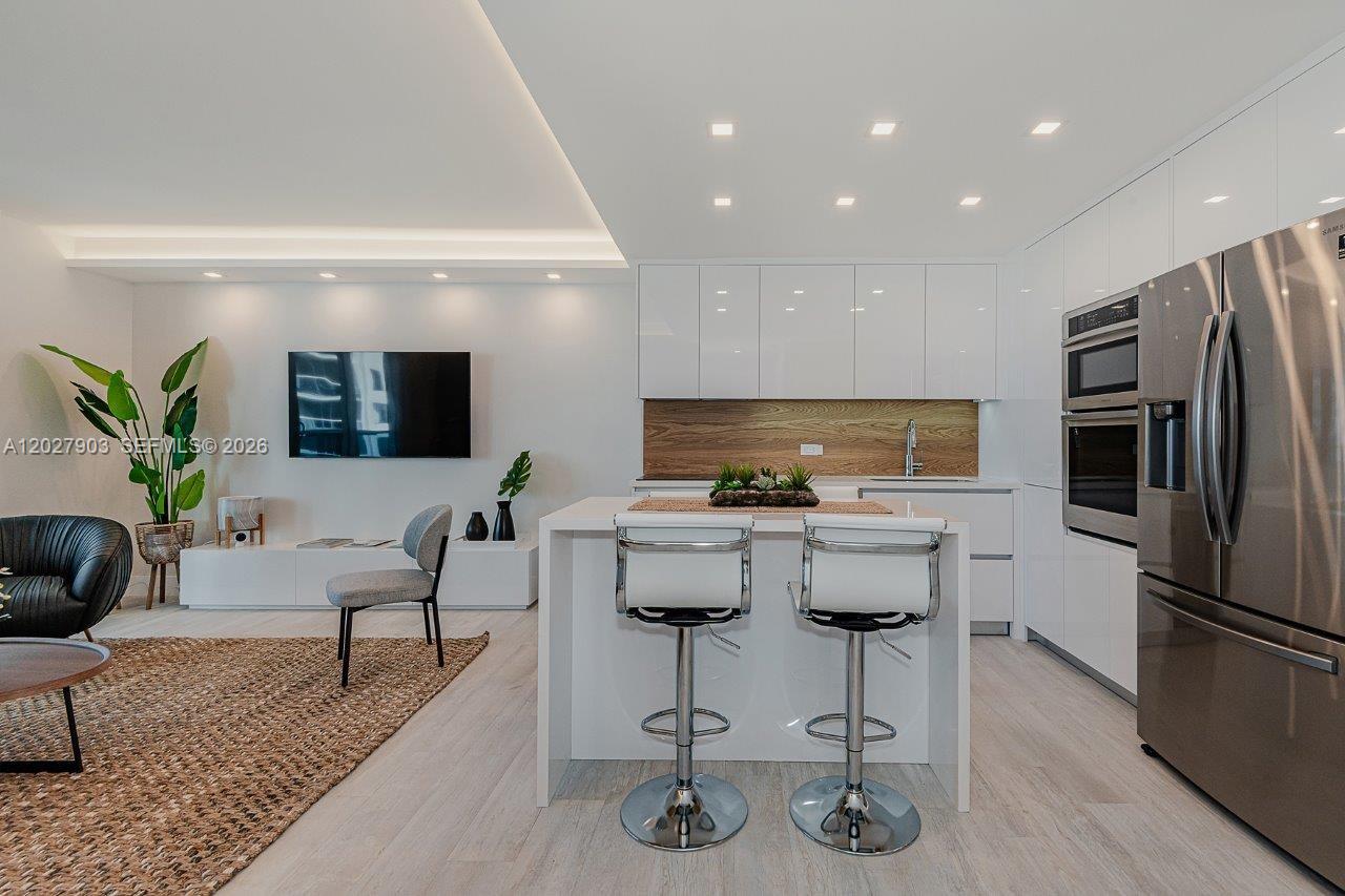 2301 Collins Ave #739 Miami Beach, FL 33139