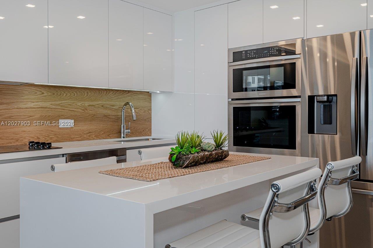 2301 Collins Ave #739 Miami Beach, FL 33139