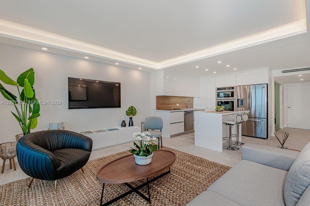 2301 Collins Ave #739 Miami Beach, FL 33139