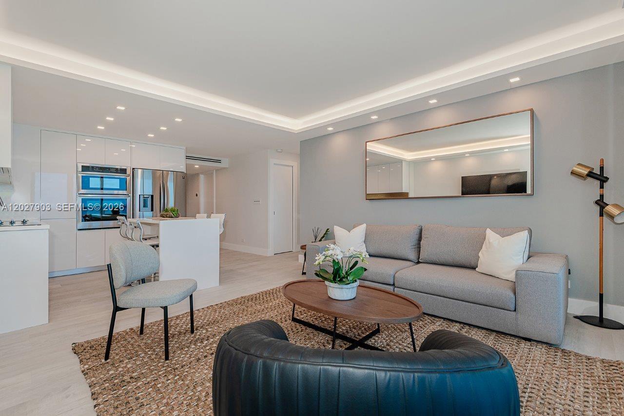 2301 Collins Ave #739 Miami Beach, FL 33139