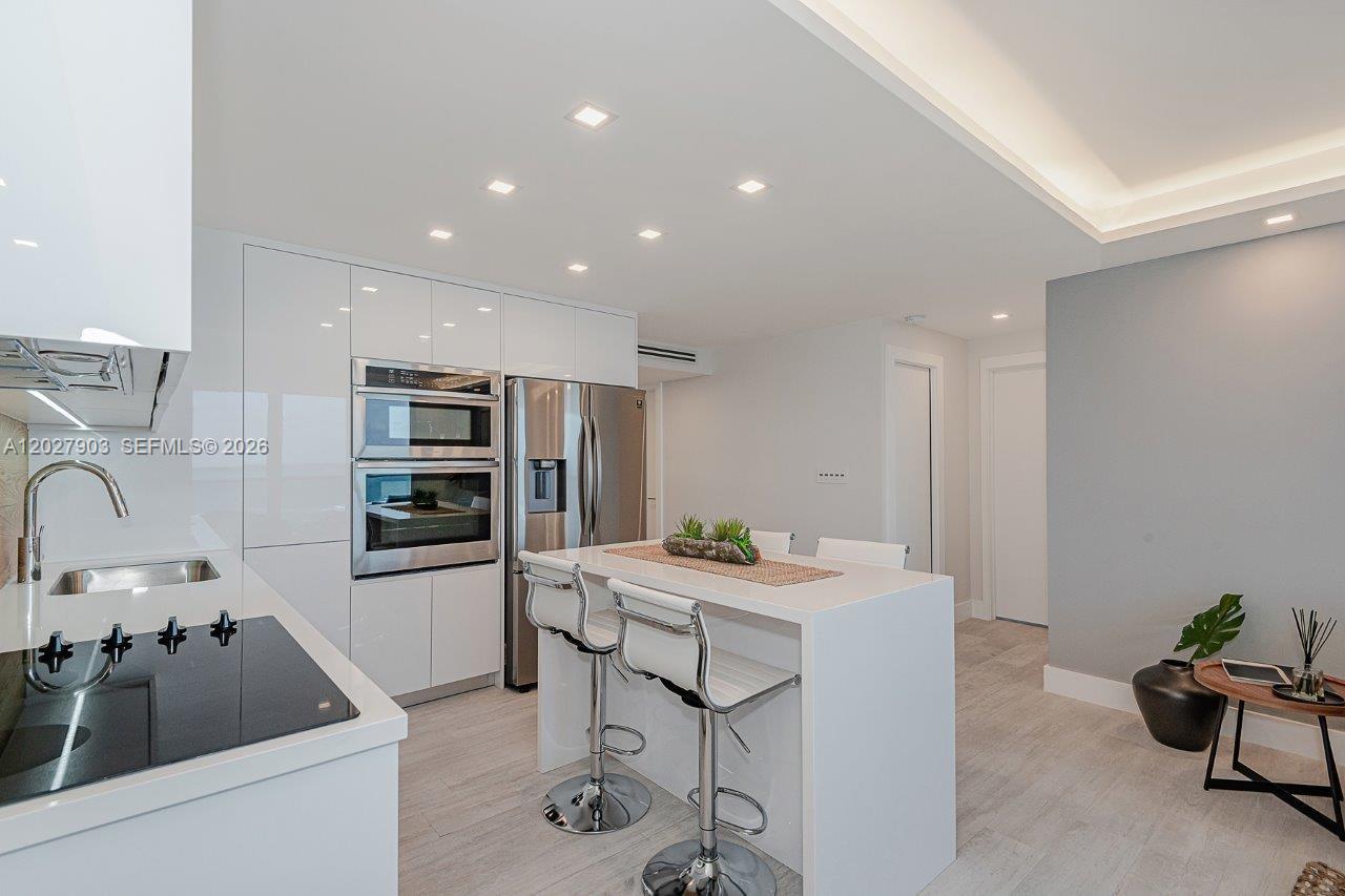 2301 Collins Ave #739 Miami Beach, FL 33139