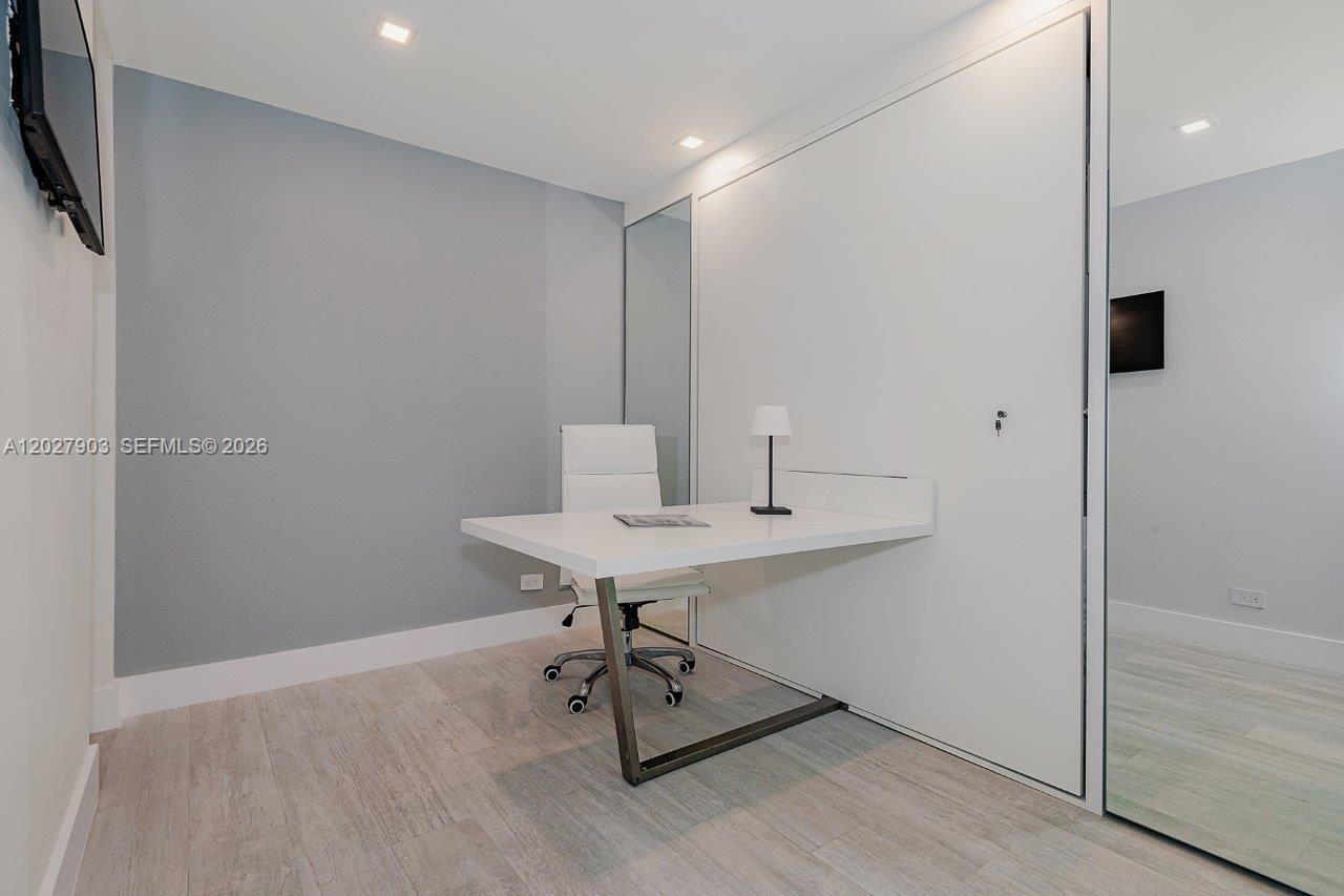 2301 Collins Ave #739 Miami Beach, FL 33139