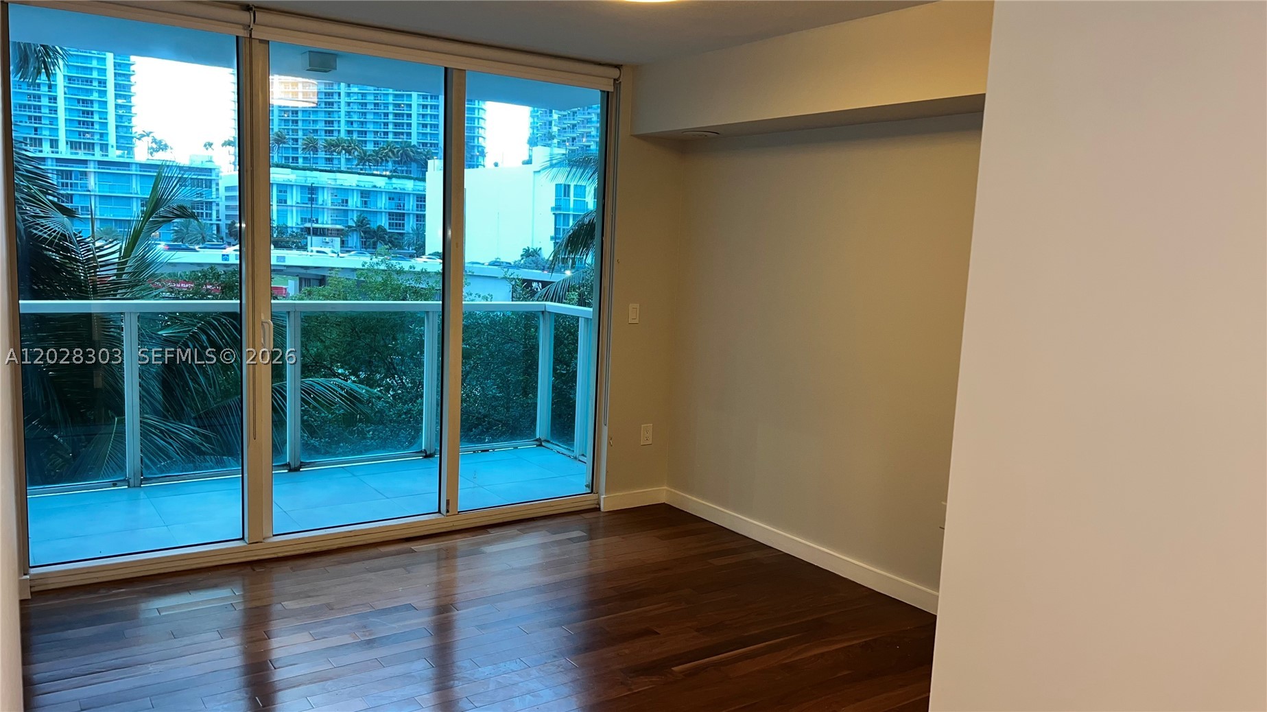 image Brickell on the River North15