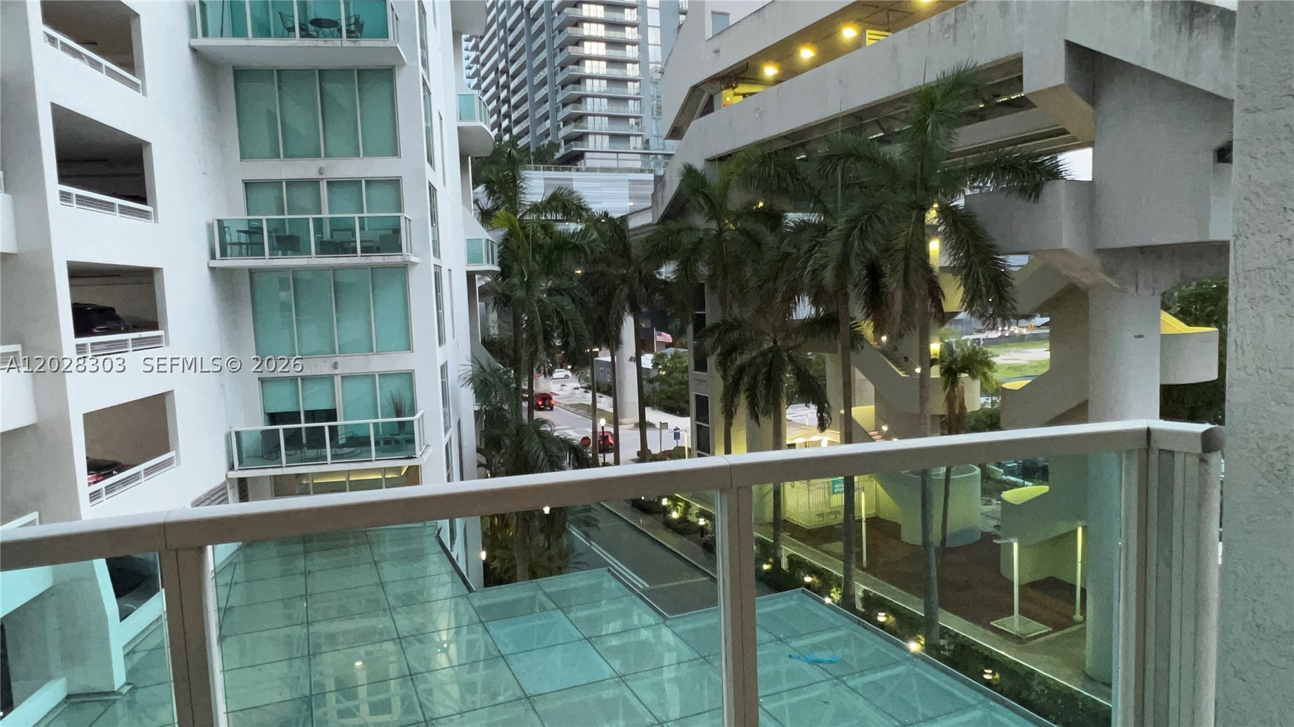 image Brickell on the River North27