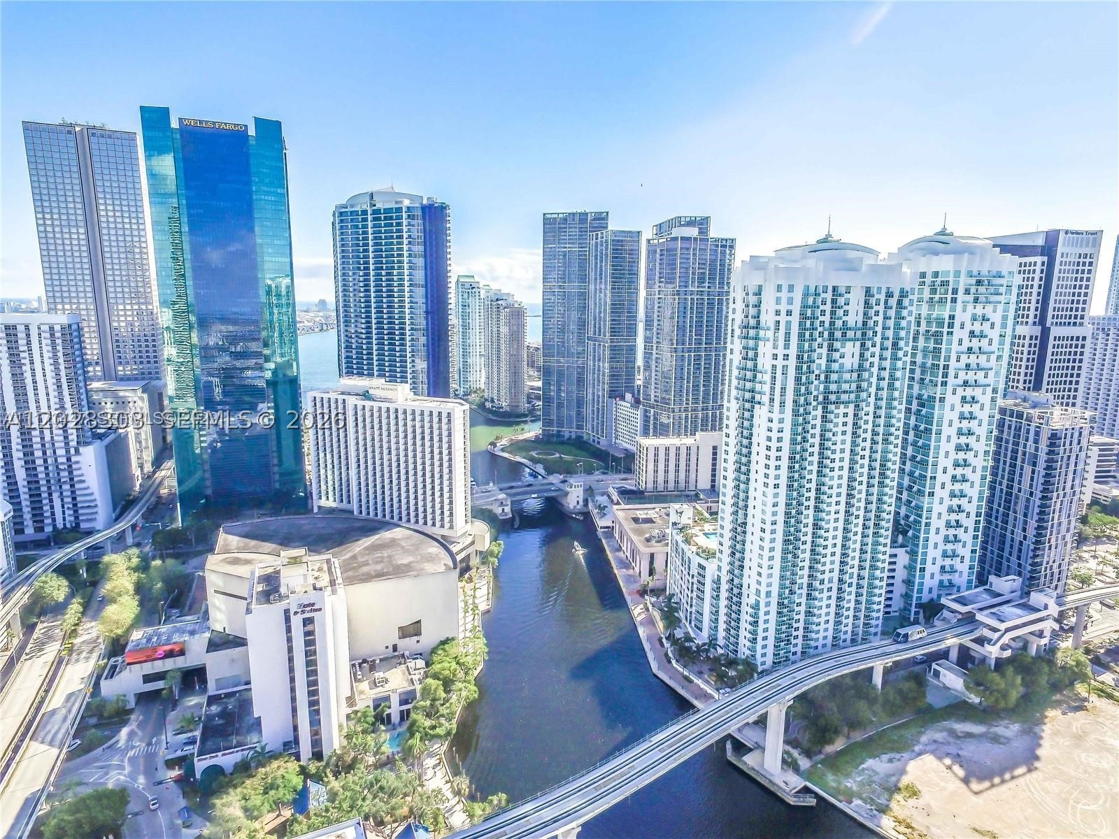 image Brickell on the River North41
