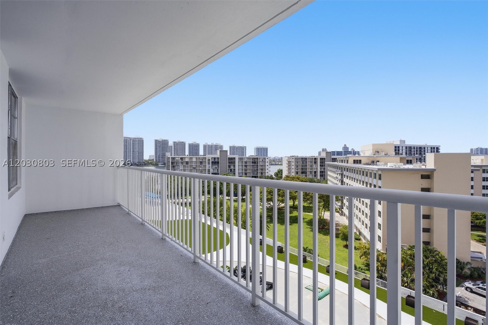 image Winston Towers 40018