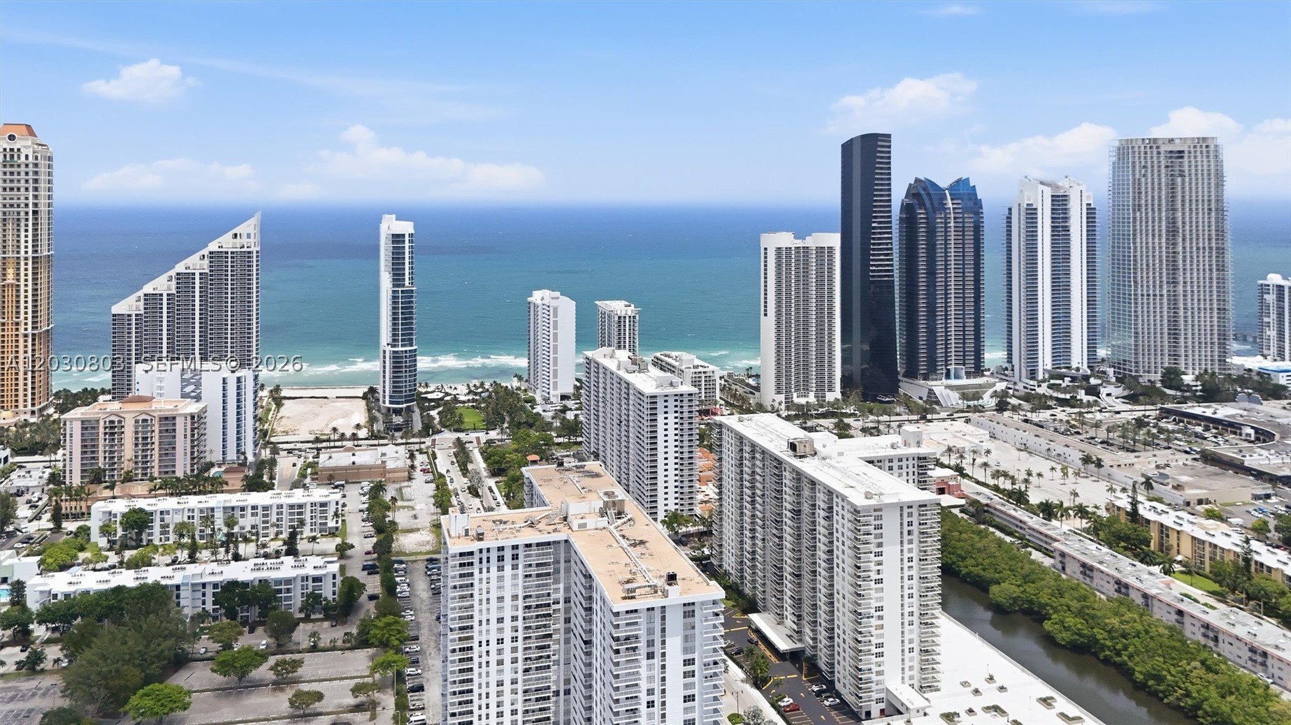 image Winston Towers 4001