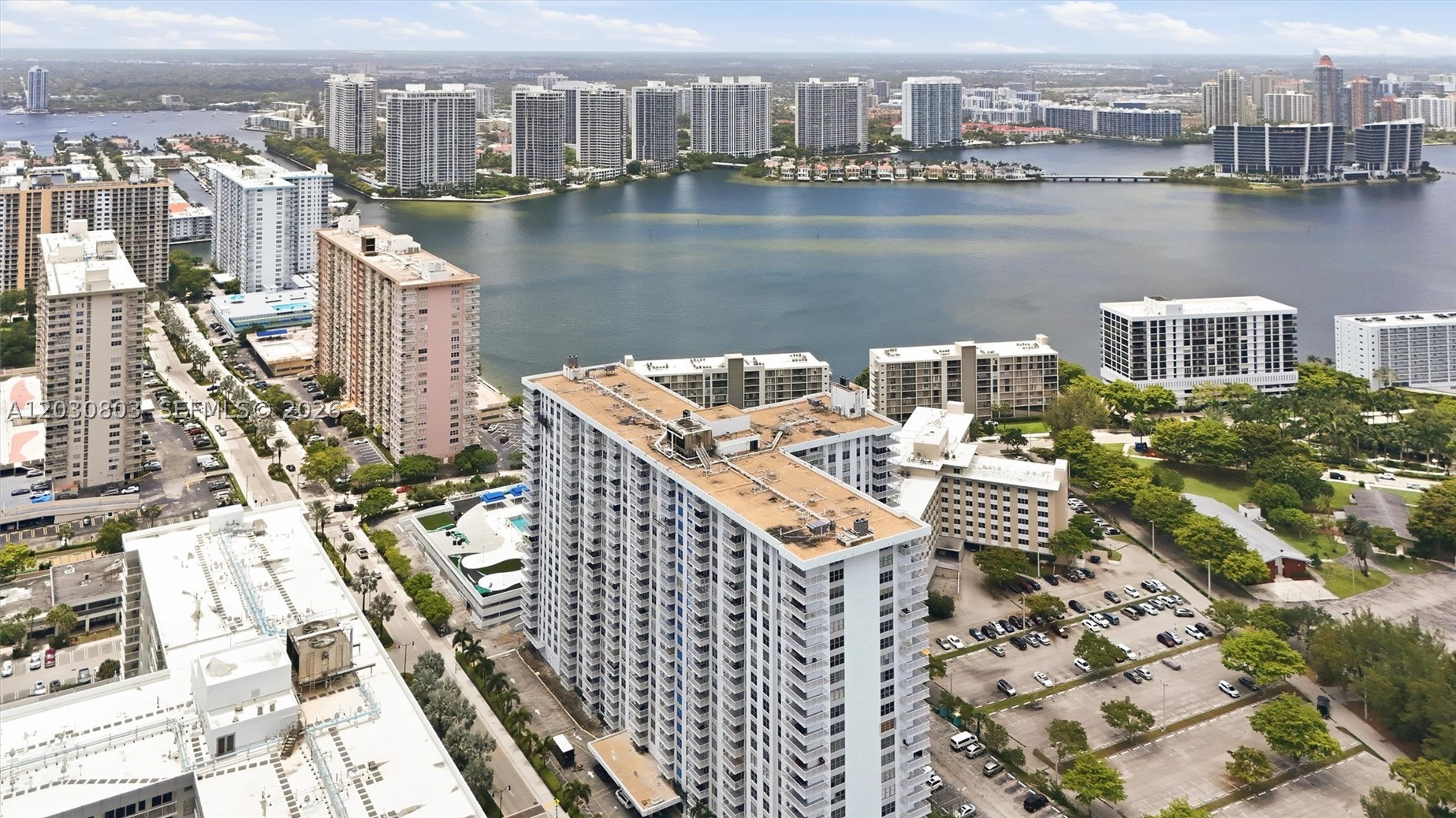 image Winston Towers 4002