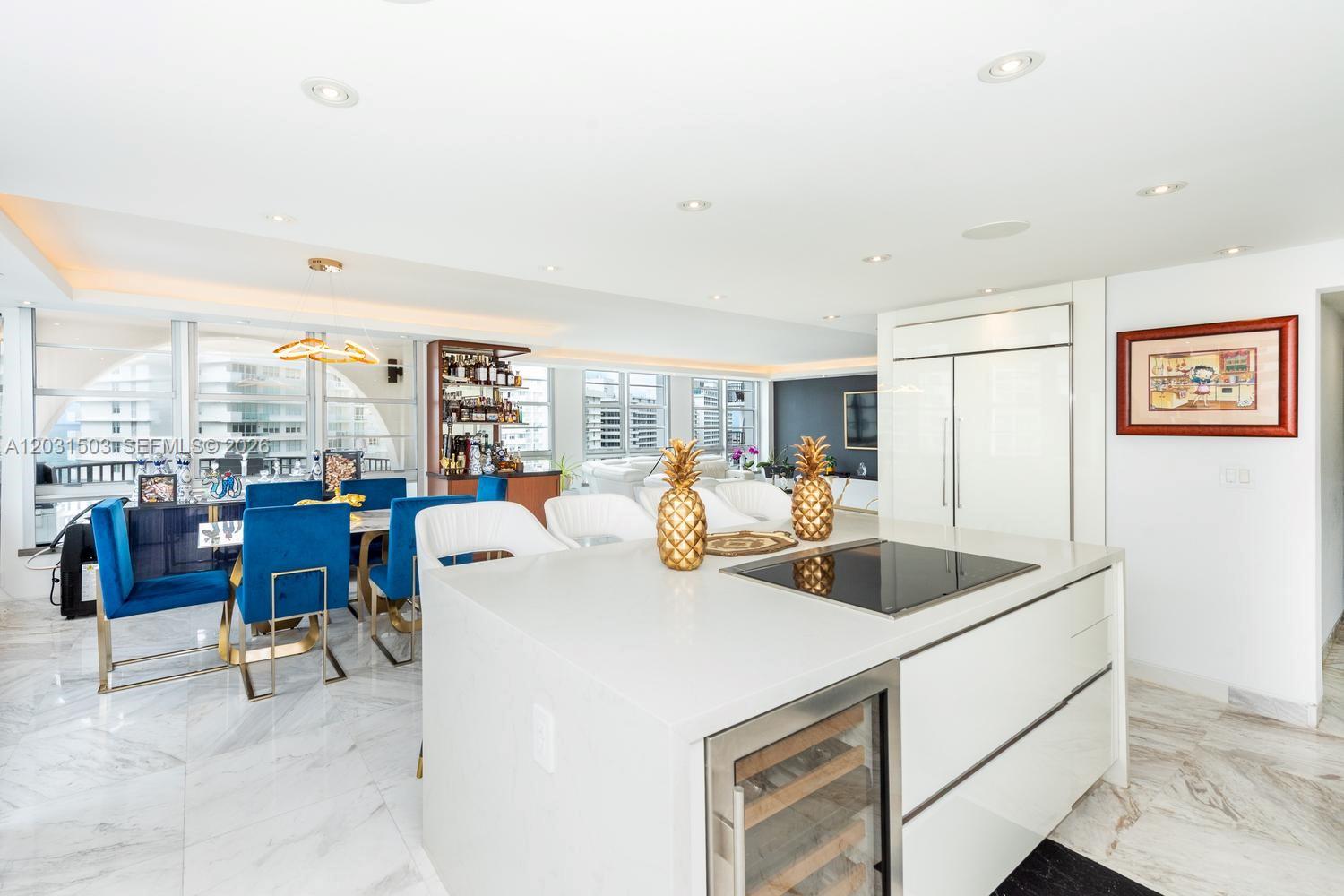 5660 Collins Ave #14C Miami Beach, FL 33140