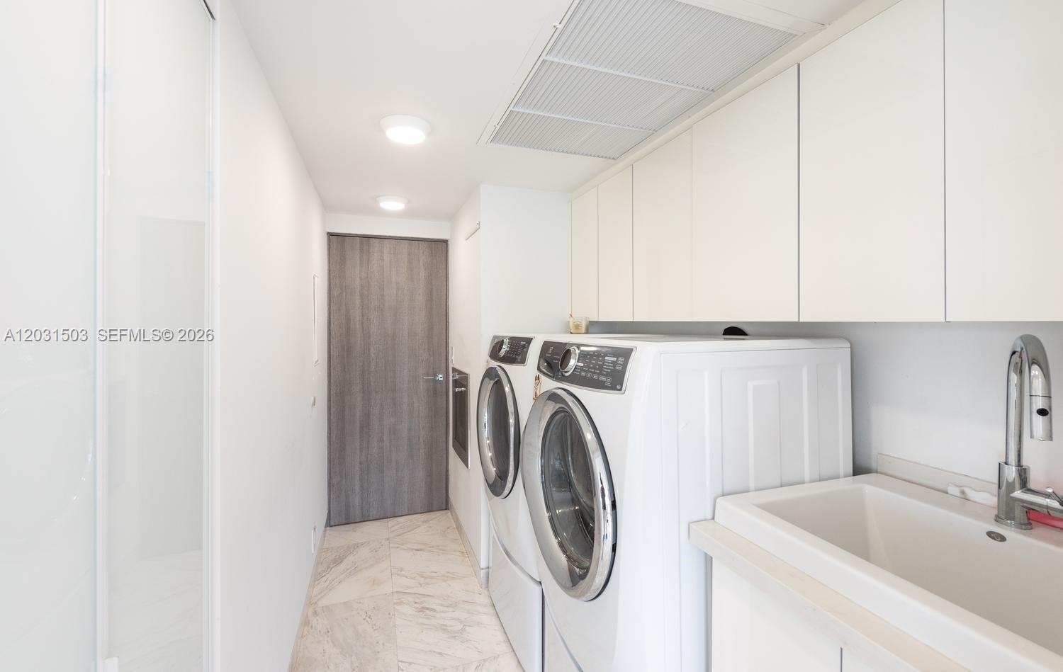 5660 Collins Ave #14C Miami Beach, FL 33140