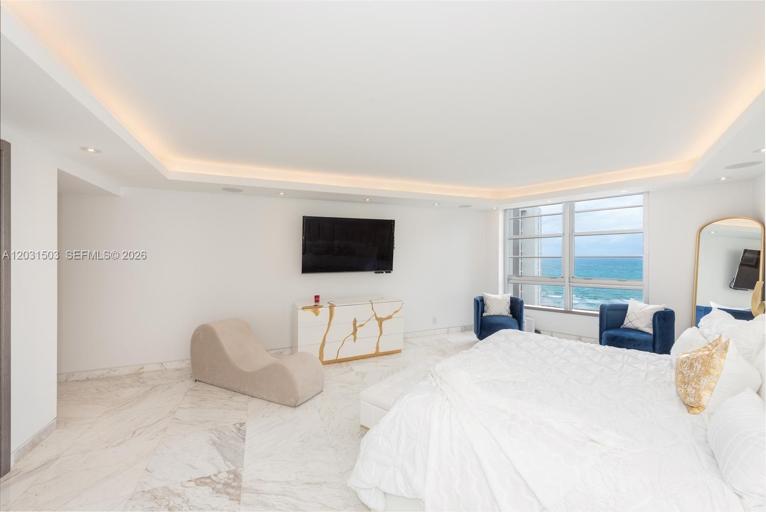 5660 Collins Ave #14C Miami Beach, FL 33140