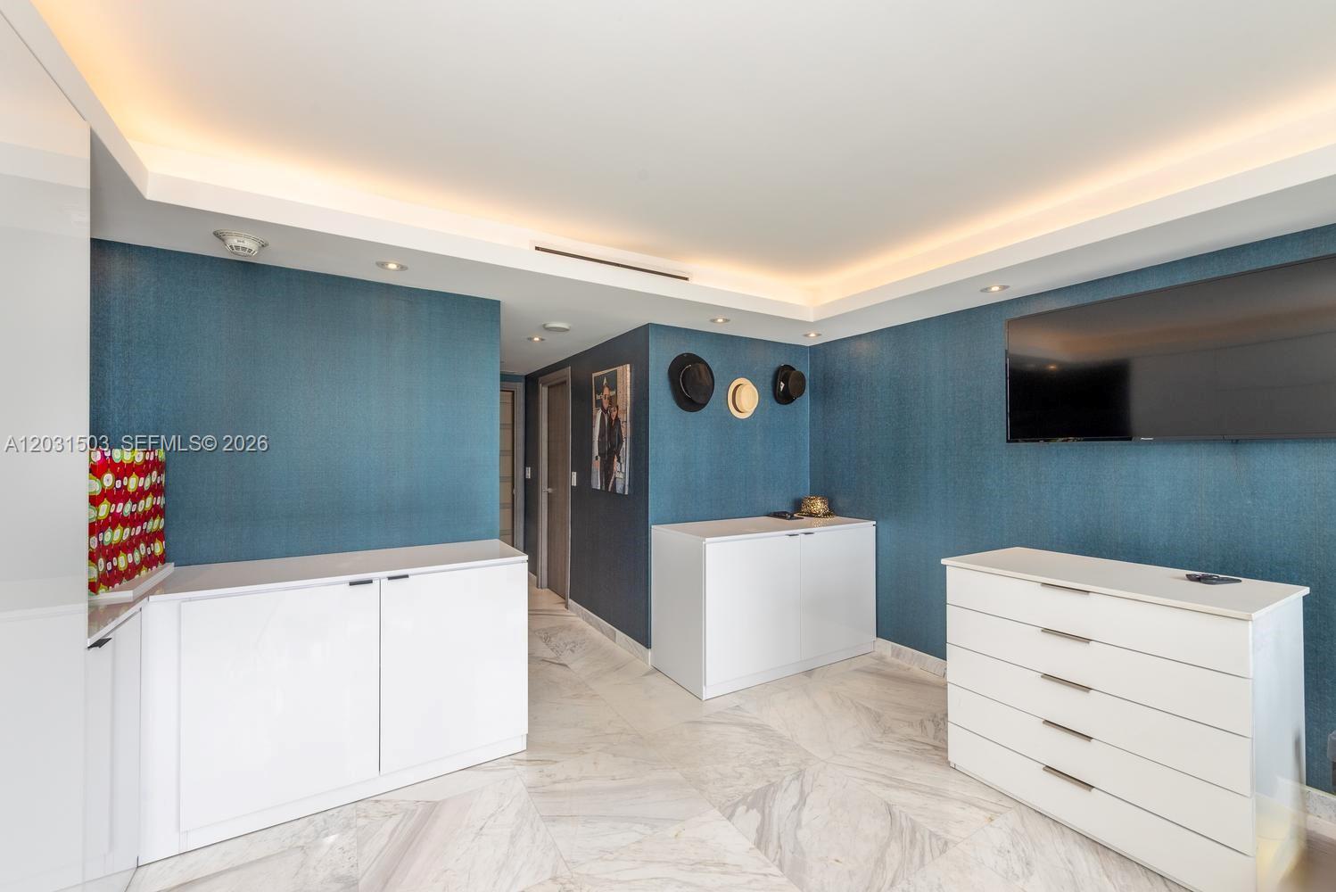 5660 Collins Ave #14C Miami Beach, FL 33140