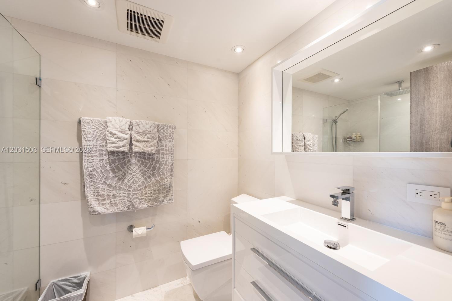 5660 Collins Ave #14C Miami Beach, FL 33140