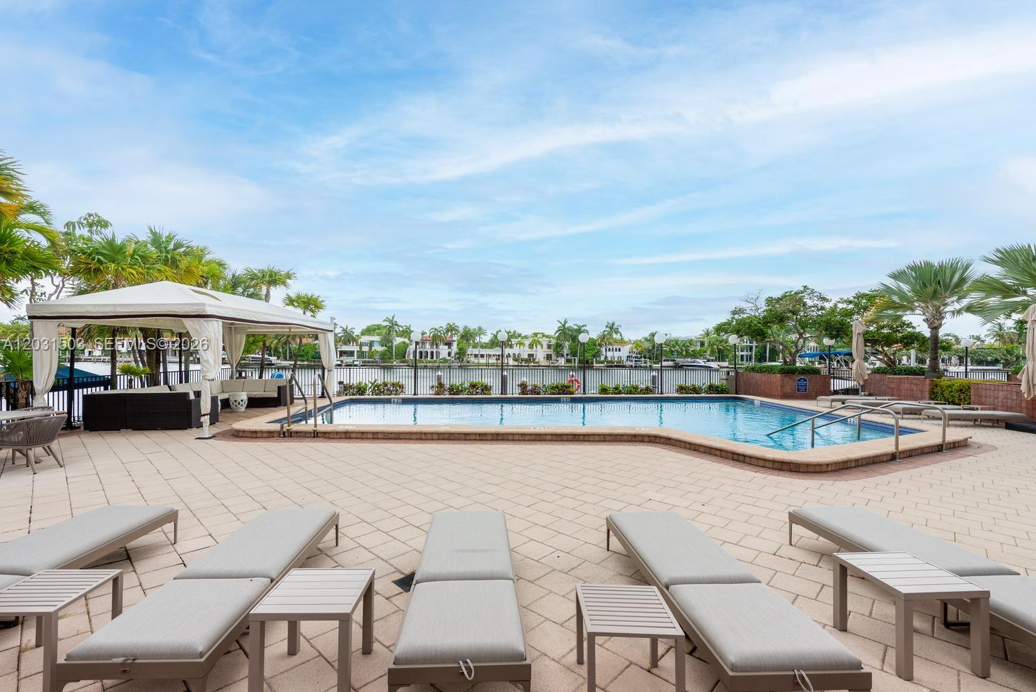 5660 Collins Ave #14C Miami Beach, FL 33140