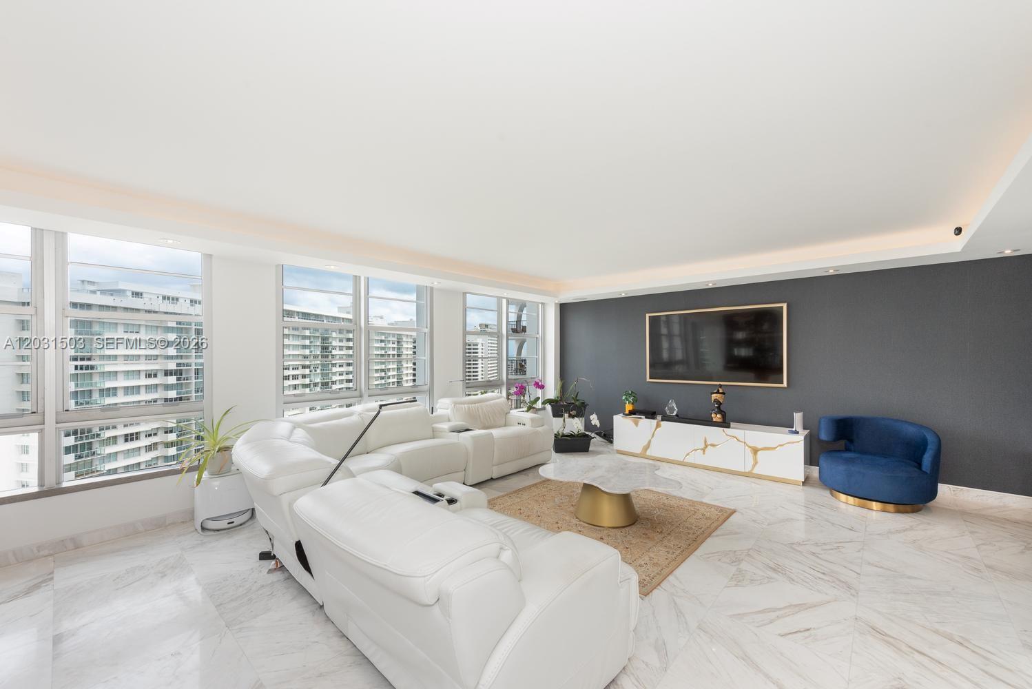 5660 Collins Ave #14C Miami Beach, FL 33140