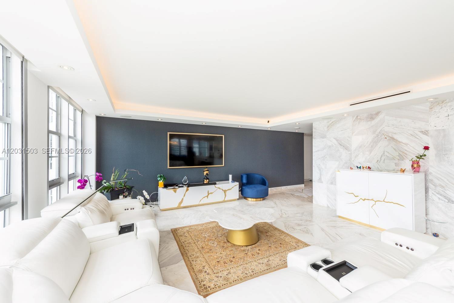 5660 Collins Ave #14C Miami Beach, FL 33140