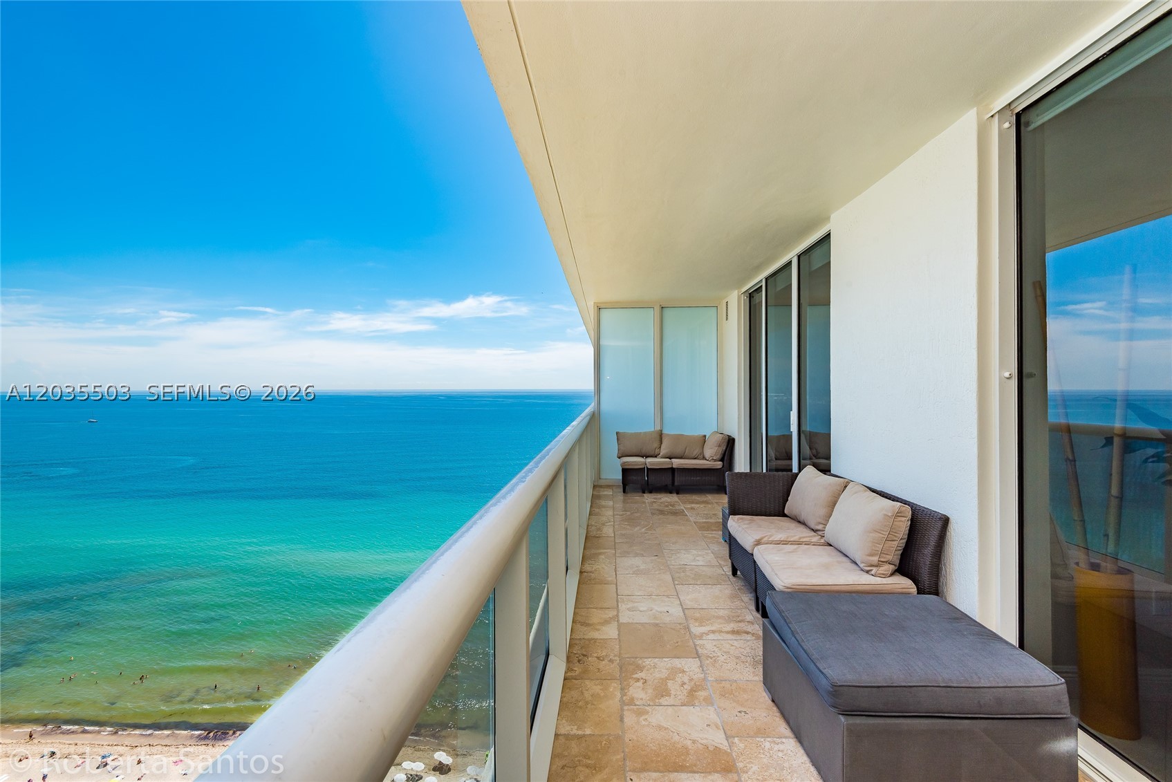 image Beach Club 21