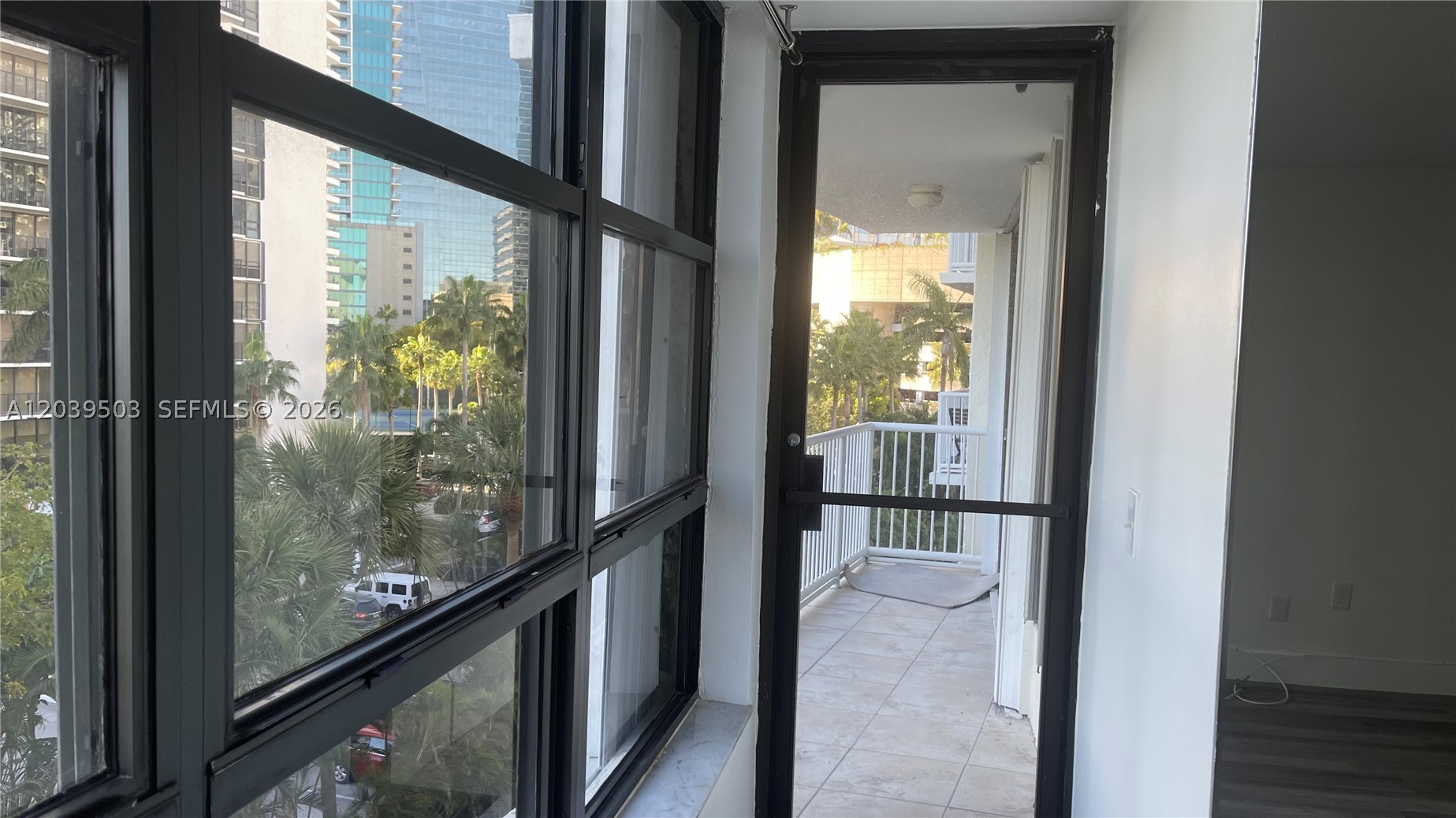 1440 Brickell Bay Dr #508