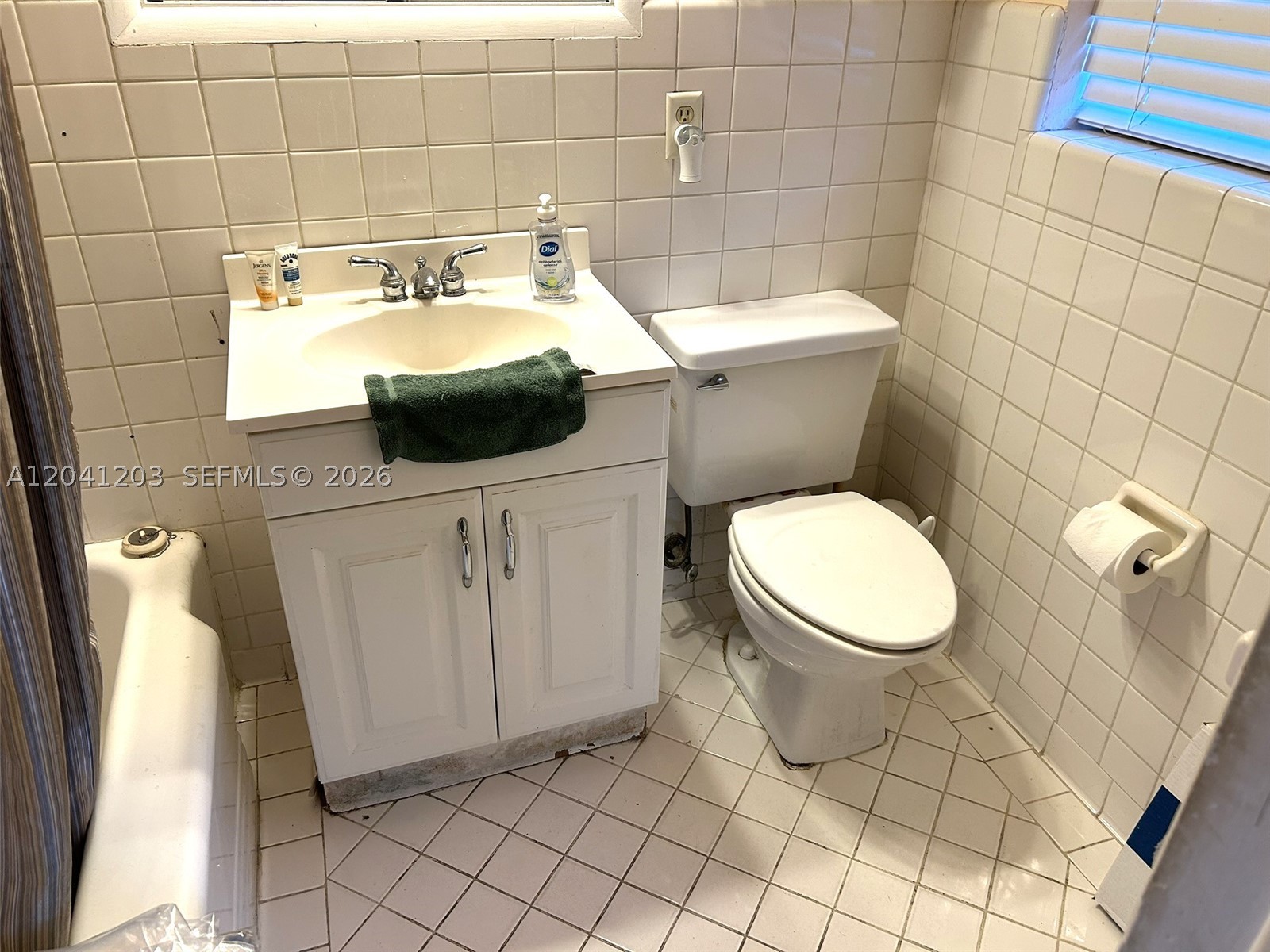 870 NE 97th St Miami Shores, FL 33138
