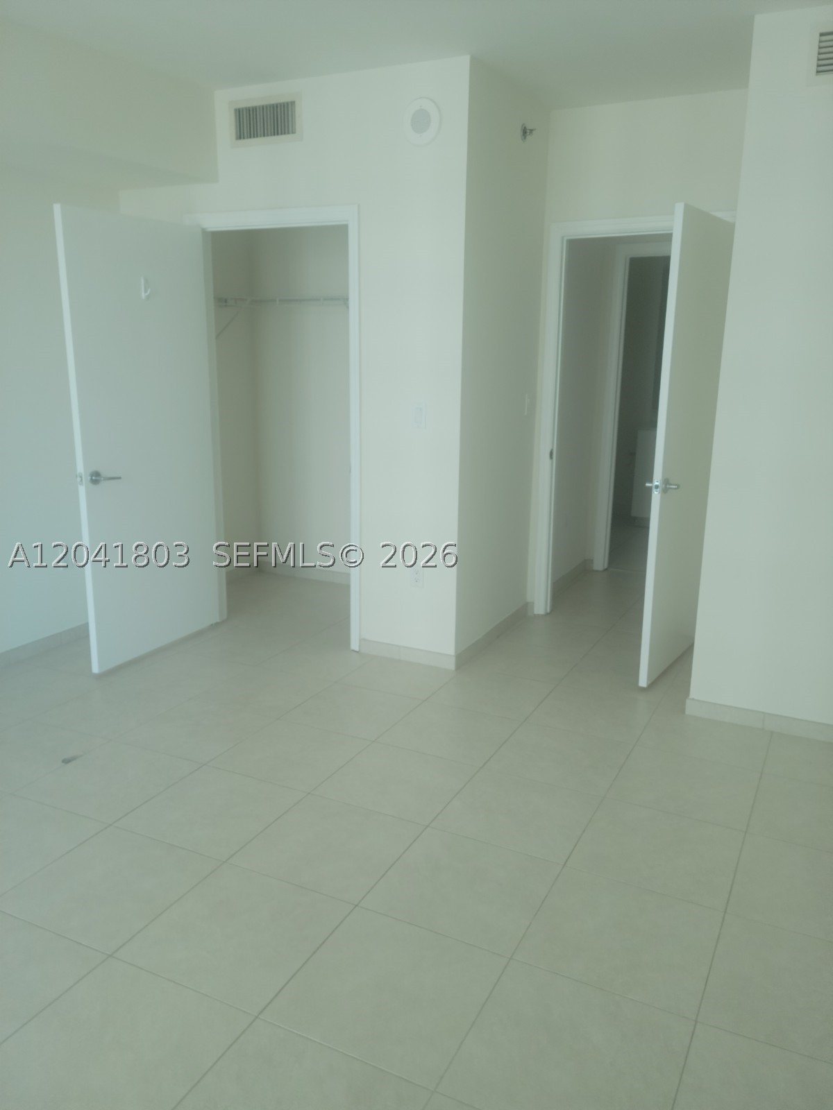 500 Brickell Ave #2604 Miami, FL 33131