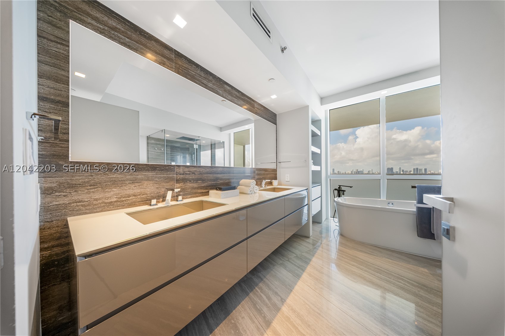 450 Alton Rd #3301 Miami Beach, FL 33139