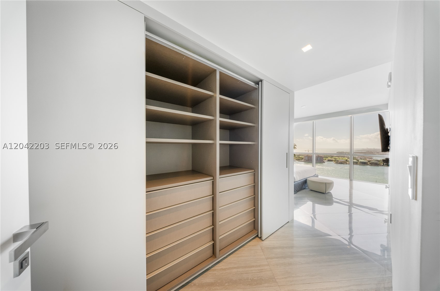 450 Alton Rd #3301 Miami Beach, FL 33139