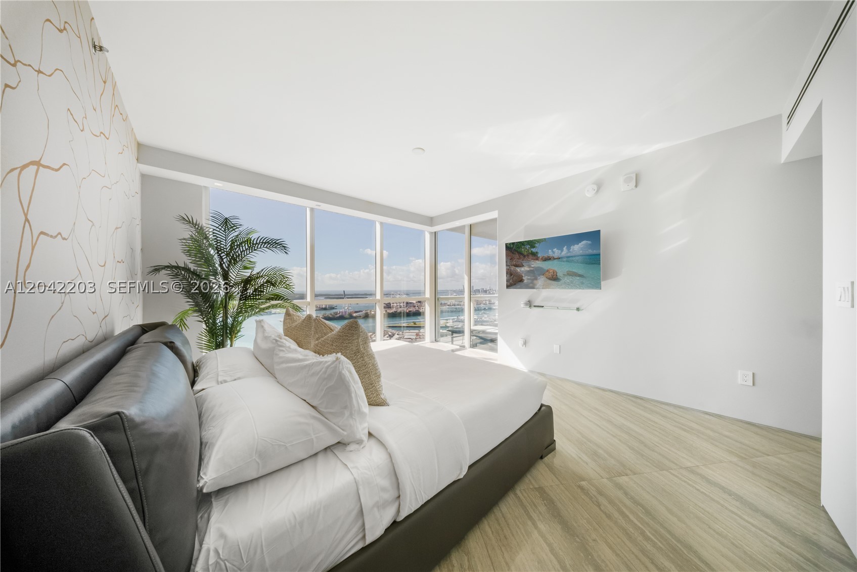 450 Alton Rd #3301 Miami Beach, FL 33139
