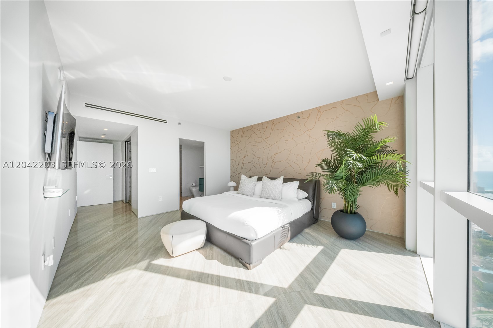 450 Alton Rd #3301 Miami Beach, FL 33139