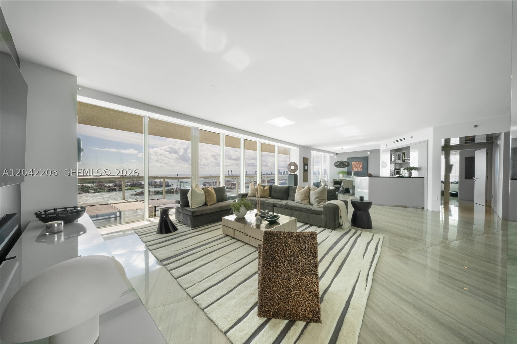 450 Alton Rd #3301 Miami Beach, FL 33139